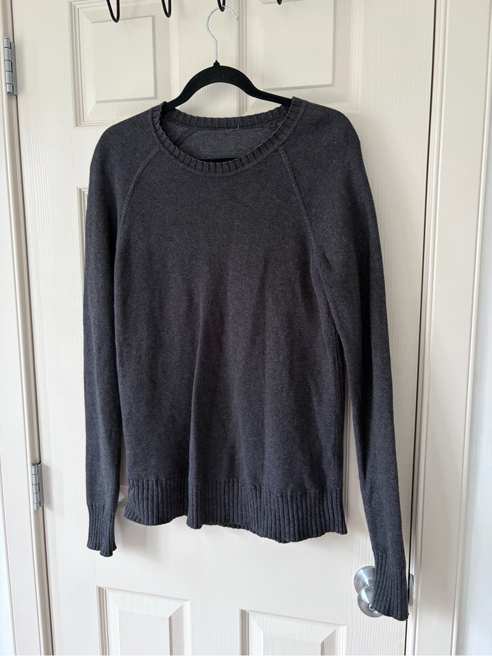 🌹 LULULEMON - Grey Sweater - Size 6/8 Fitting